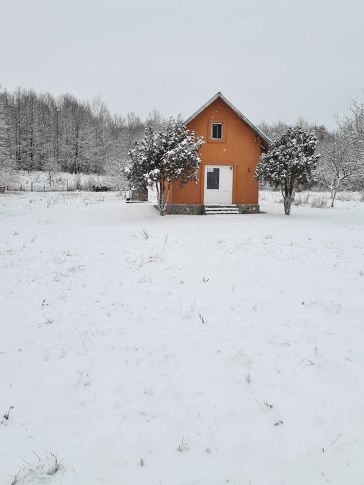 Casă de vacanță și teren