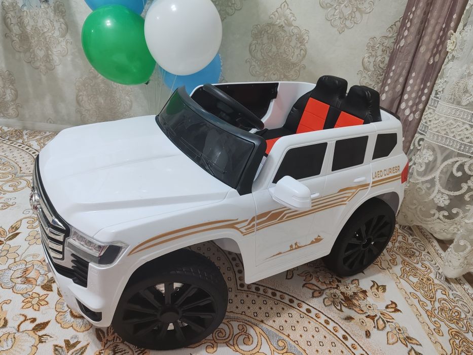 Детский электромобиль