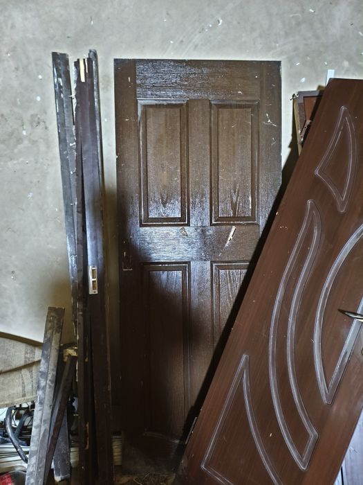 Двери в камлекте 3 штуки