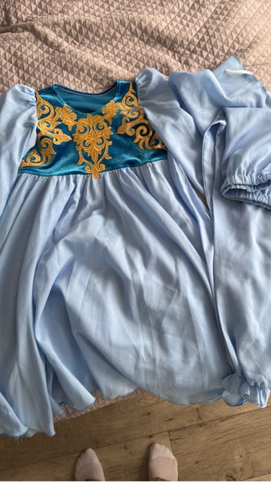 Платья и костюмы по 3000