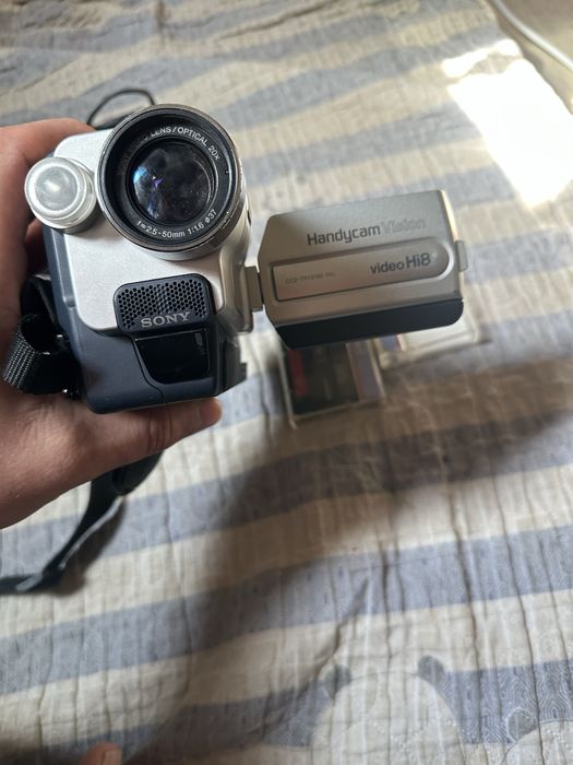 Продам  видеокамера Sony Handycam