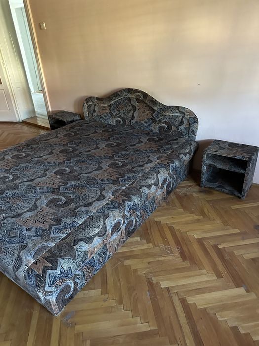Vand pat tapitat 160x200 cu noptiere