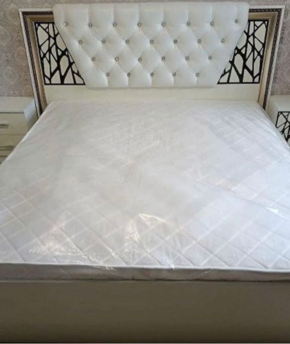 Продам спальную гарнитуру