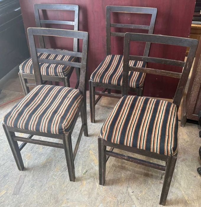 Set 4 Scaune Vintage; Scaun cu cadru din lemn si sezut tapitat