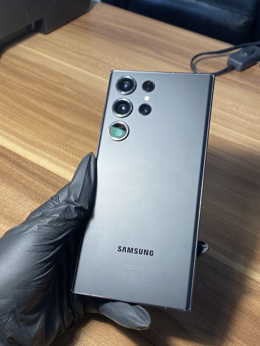 Samsung Galaxy s23 ultra • 256 GB • Phantom Black