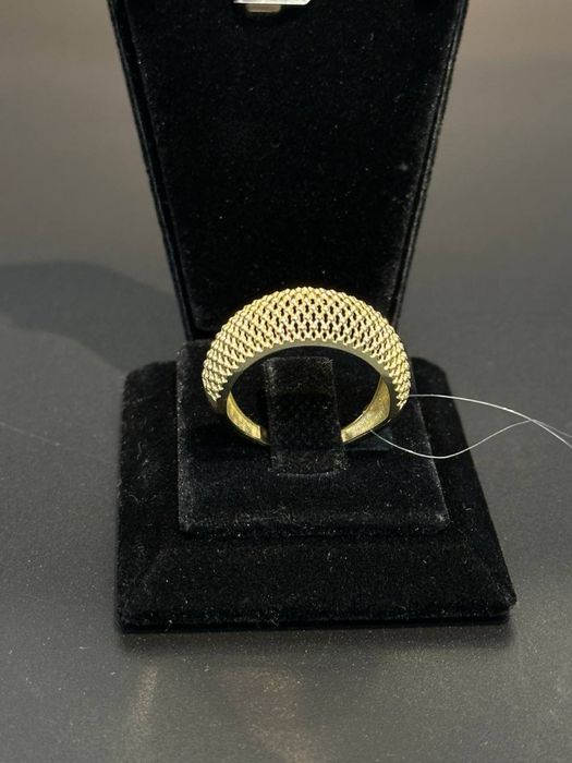 Золото  Кольцо Масса: 2,8