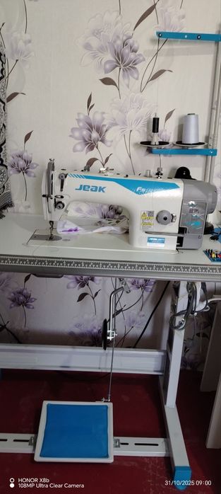 Averlok va tikuv moshinkasi holati yangi.bittada 2lasini ham sotaman..