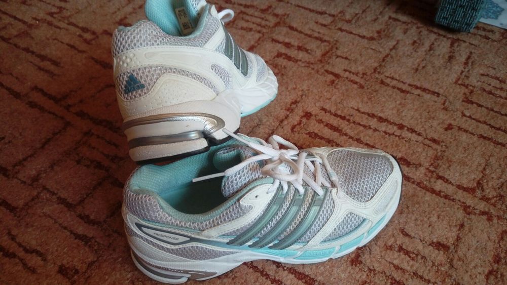 Vand adidasi Adidas masura 40 NOI