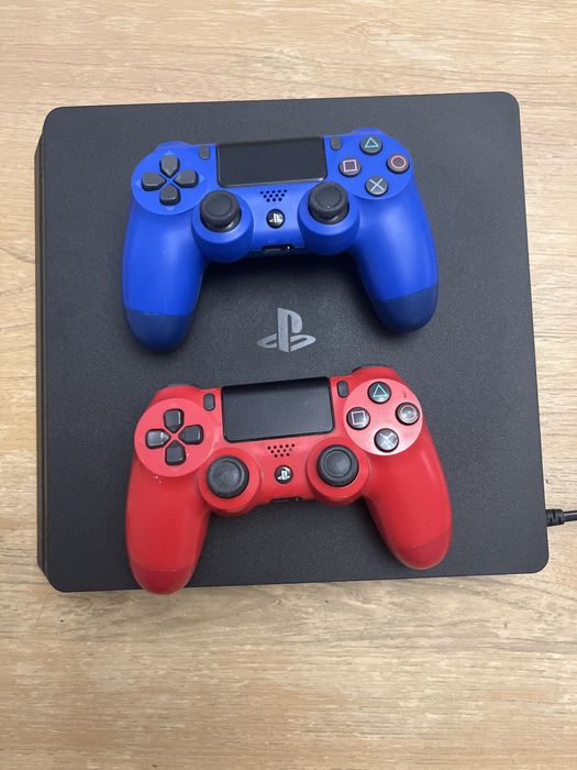Play station 4 в хорошем состоянии