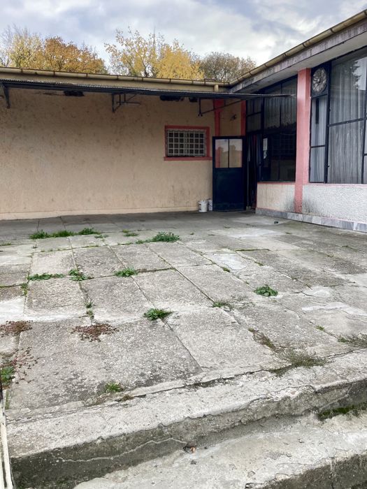 Склад/ Работилница/Производствено помещение 260м² с. Звезда общ.Попово