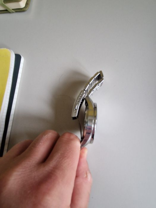 Часы Касио совершенно новые.