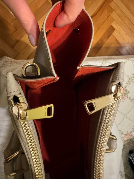 Чанта Furla от естествена кожа