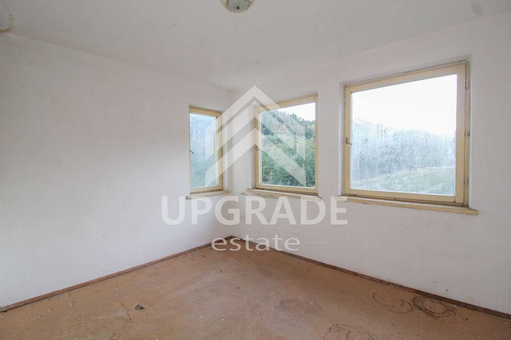 Продава се Къща в с. Елховец, Област Смолян - 450 кв.м за 378 €/кв.м - Снимка #4