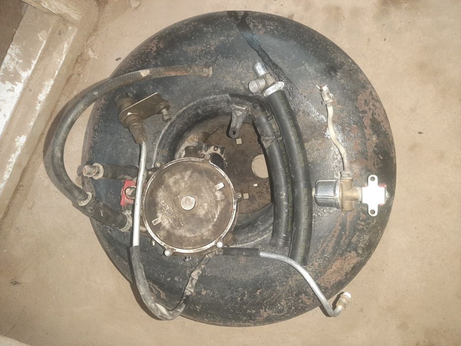 Пропан балон сотилади, тел килинса маьлумот берилади, нархи 1млн сом