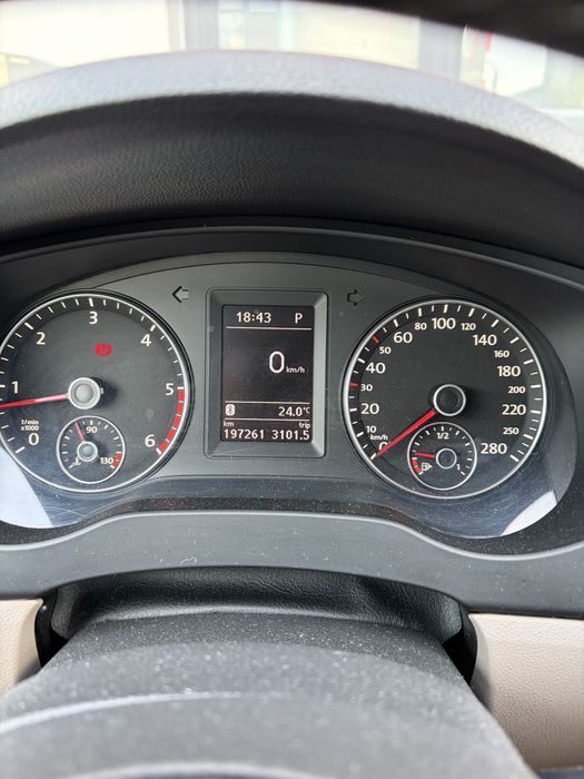 VOLKSWAGEN Jetta 2013 — imagine 3