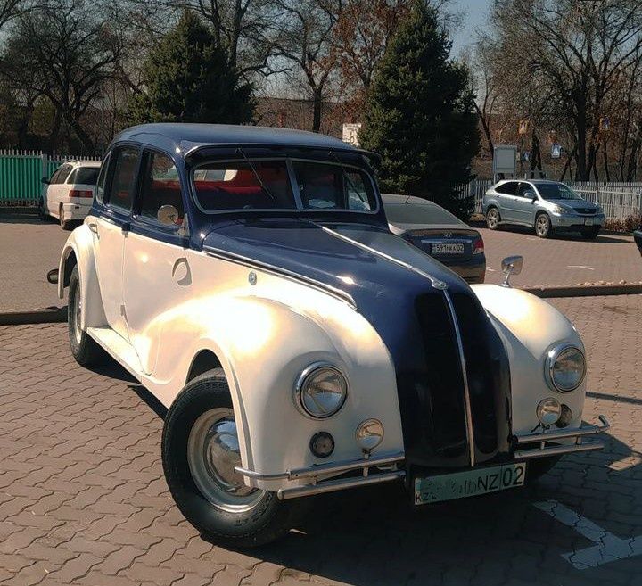 Ретро автомобиль БМВ