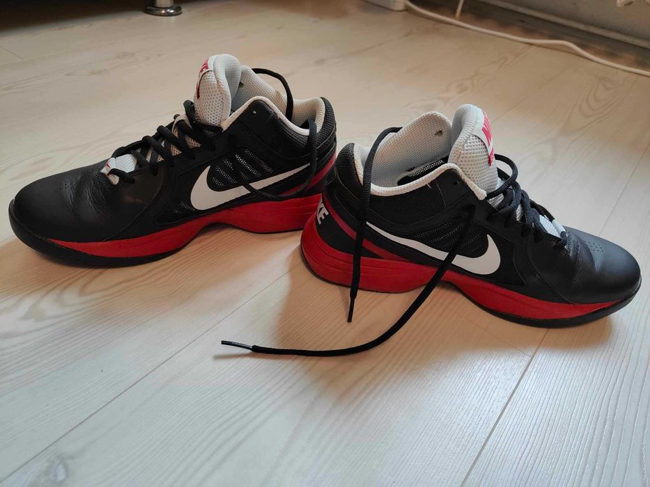 Nike Overplay VIII  Warna Langka Navy Red