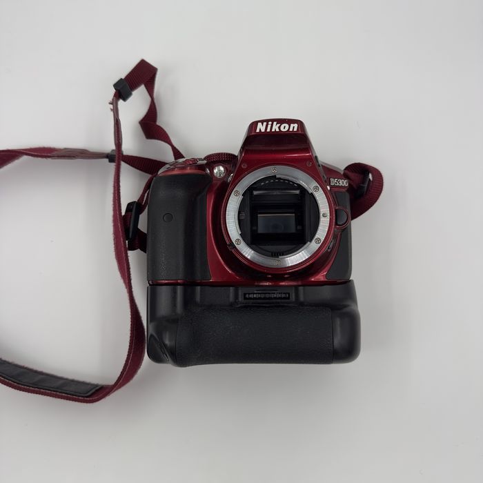 Kit complet NIKON D5300 rosu - 18368 cadre