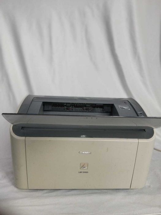 Компьютер, манитор, цветной принтер, простой принтер, клавиш мышка,