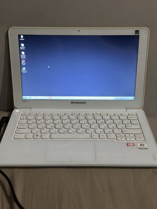 Продам ноутбку Lenovo.