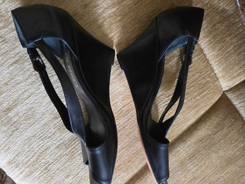 Чисто нови дамски обувки 37 номер