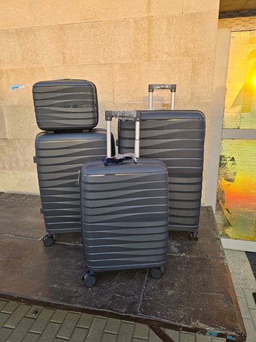 Чемодан набор 4 в 1