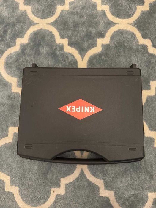 Trusa scule pentru instalatii fotovoltaice Knipex pentru conectori  MC4/EV02 cu 7 piese si cutie de depozitare