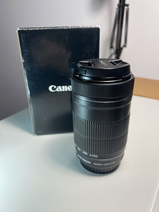 Canon EOS 700D DSLR + обективи  18-55mm & 55-250mm, 3 батерии,