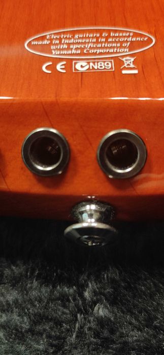 Бас китара YAMAHA BB 1024