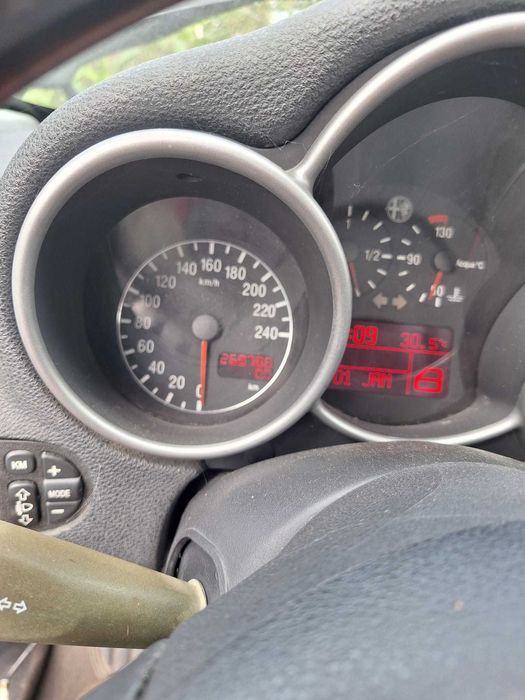 Dezmembrez alfa romeo 147 1.9jtd