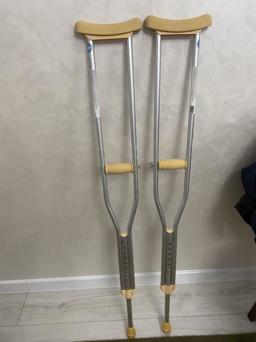 Костыли подмышечные