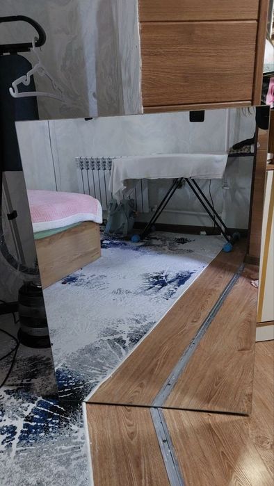 Зеркало в хорошем состоянии