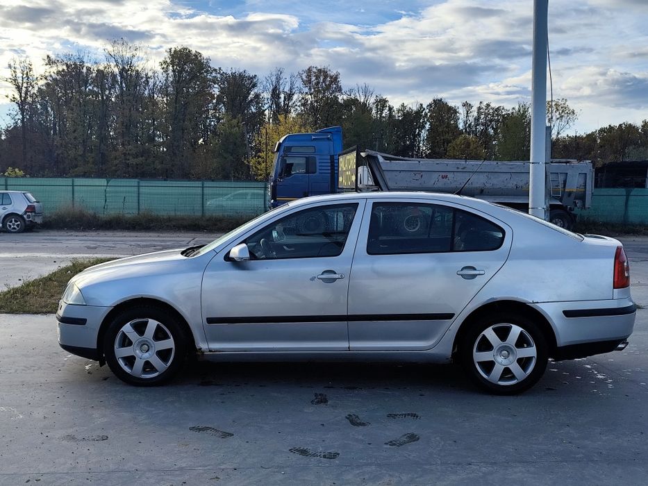 Skoda Octavia II Elegance 2.0 TDI 140 CP | Xenon | Scaune încălzite | Investiții majore