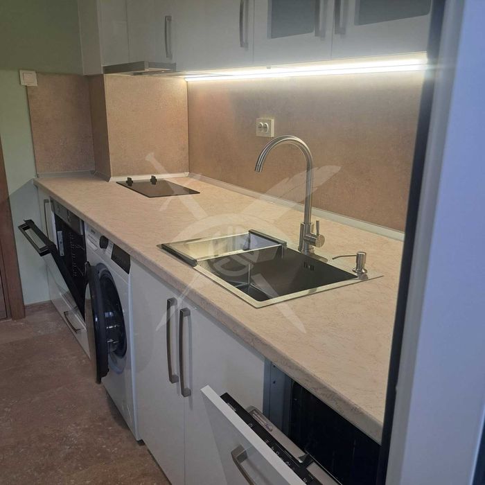 Дава се под наем Тристаен апартамент в Пловдив, Център - 82 кв.м за 698.19 € - Снимка #3