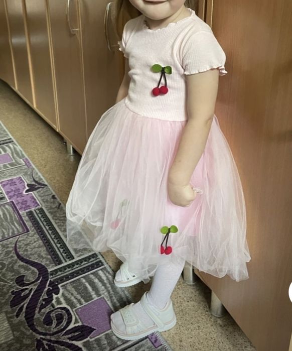 Платье нарядное 104