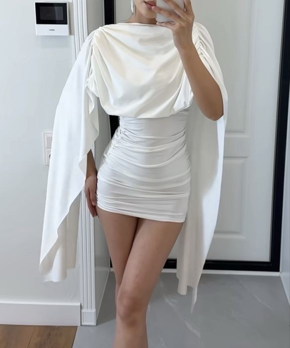 Продам платье белое