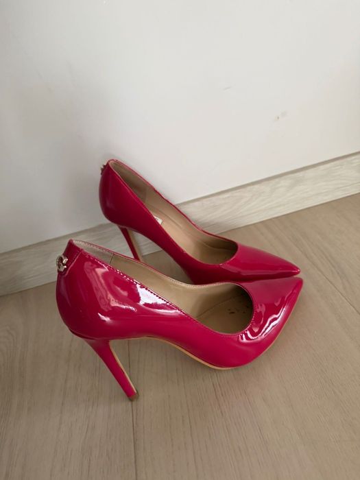 Официални обувки Guess