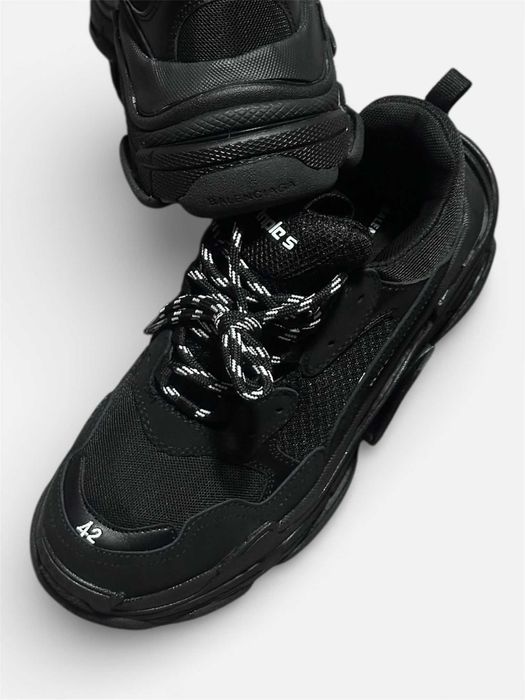 Balnenciaga Triple S