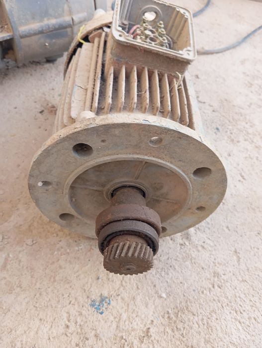 Gnertor sotiladi reduktiri yóq òzi zavotiskoy ochilmagan