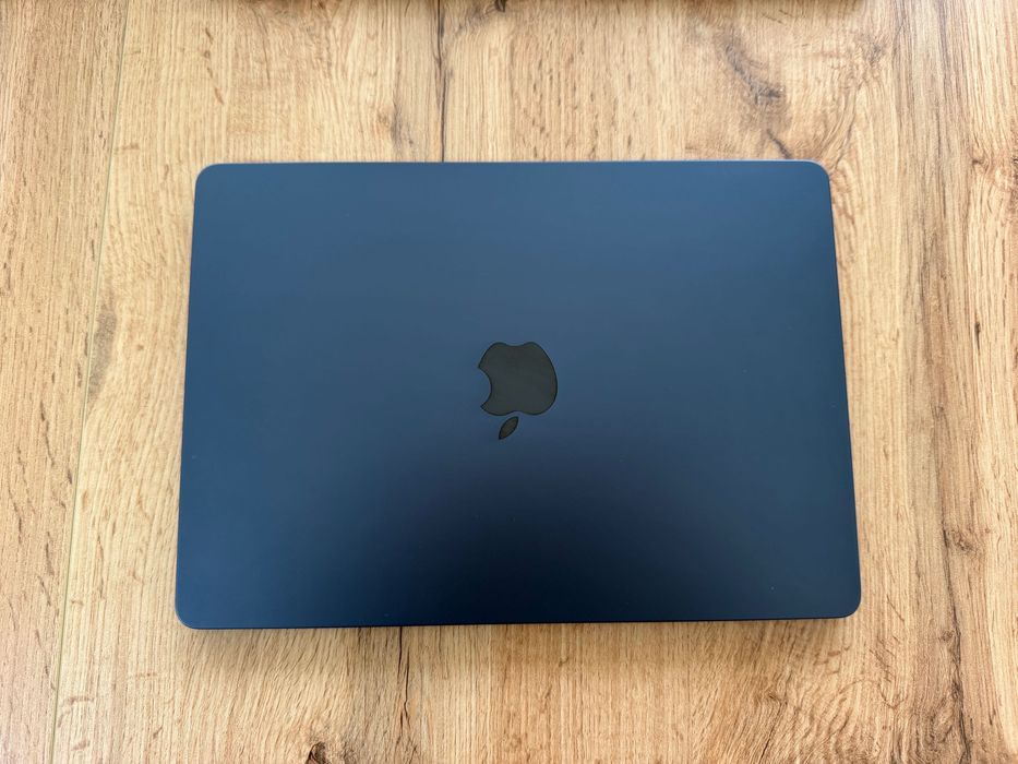 MacBook Air 13" M4 Chip 10-CPU, 10-GPU, 24GB RAM, 512GB SSD В ГАРАНЦИЯ ДО 25.09.2028г