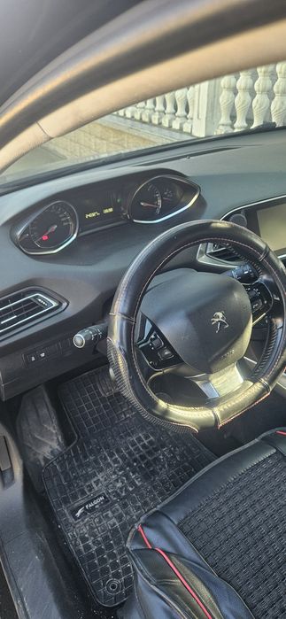 Пефо 308 t9 bluehdi автоматик  2015.модил  150.кс  на 240000км .леални