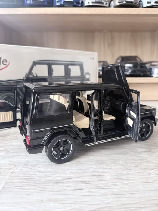 Колекционерски модел Mercedes-Benz G500 iscale 1/18