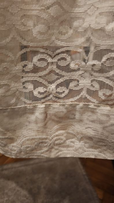 Черно тънко перде с ламена украса и тънко втора употреба бяло