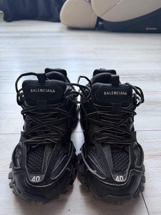 Balenciaga track led