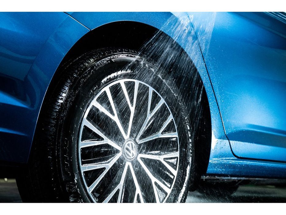 Solutie curatare jante Turtle Wax FG7446 500 ml, pentru jante din aluminiu, otel si plastic, indeparteaza praful de frana, uleiul si gudronul