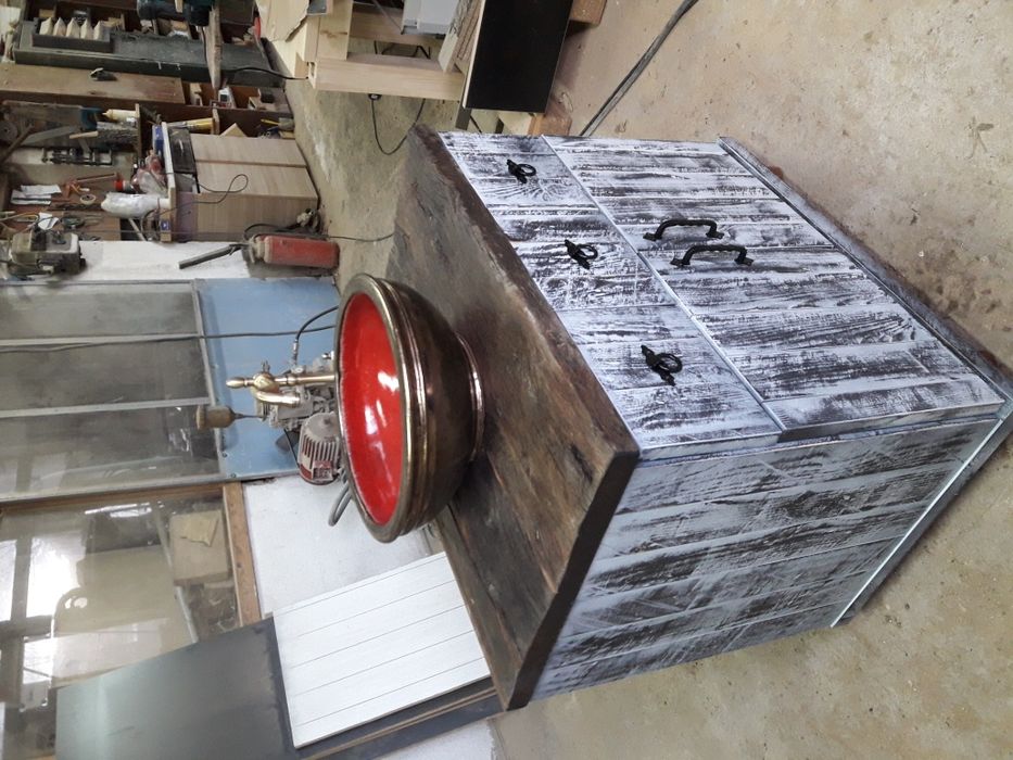 Шкафове за баня от масив