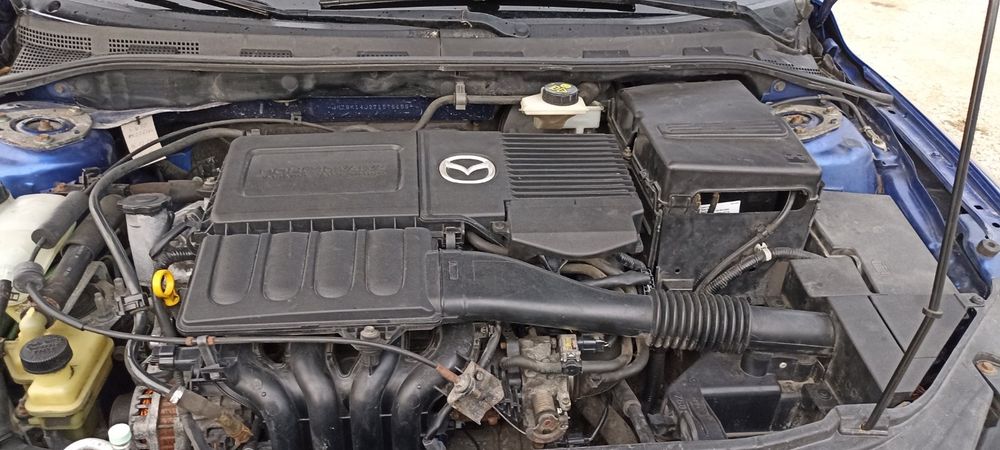 Продавам автомобил Мазда 3 1.4