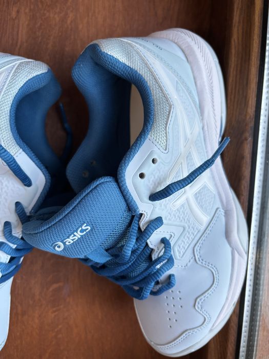 Кросовки Asics размер 36-37 Новый
