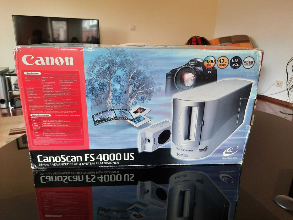 Scanner film si diapozitive Canon FS4000US cu toate accesoriile