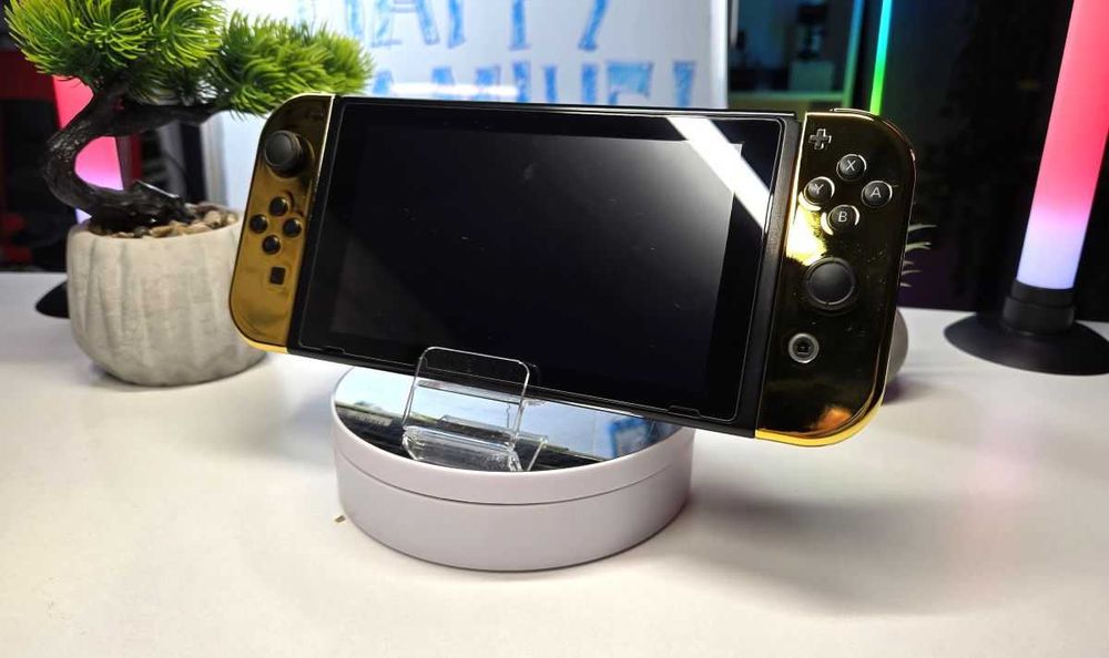Nintendo Switch V2 Custom CHROME GOLD Modat Picofly/128GB/18 Jocuri